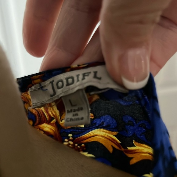 Fit and flare beautiful dress. - Picture 6 of 6